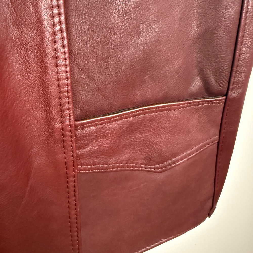 Men's Vintage Burgundy Leather Vest - Picture 4 of 7